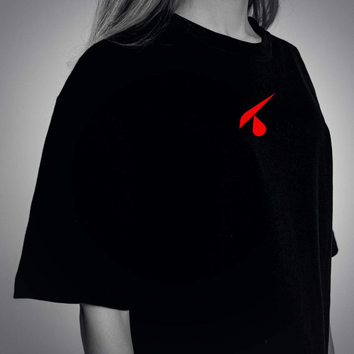 Dettaglio della vestibilita oversize con stampa