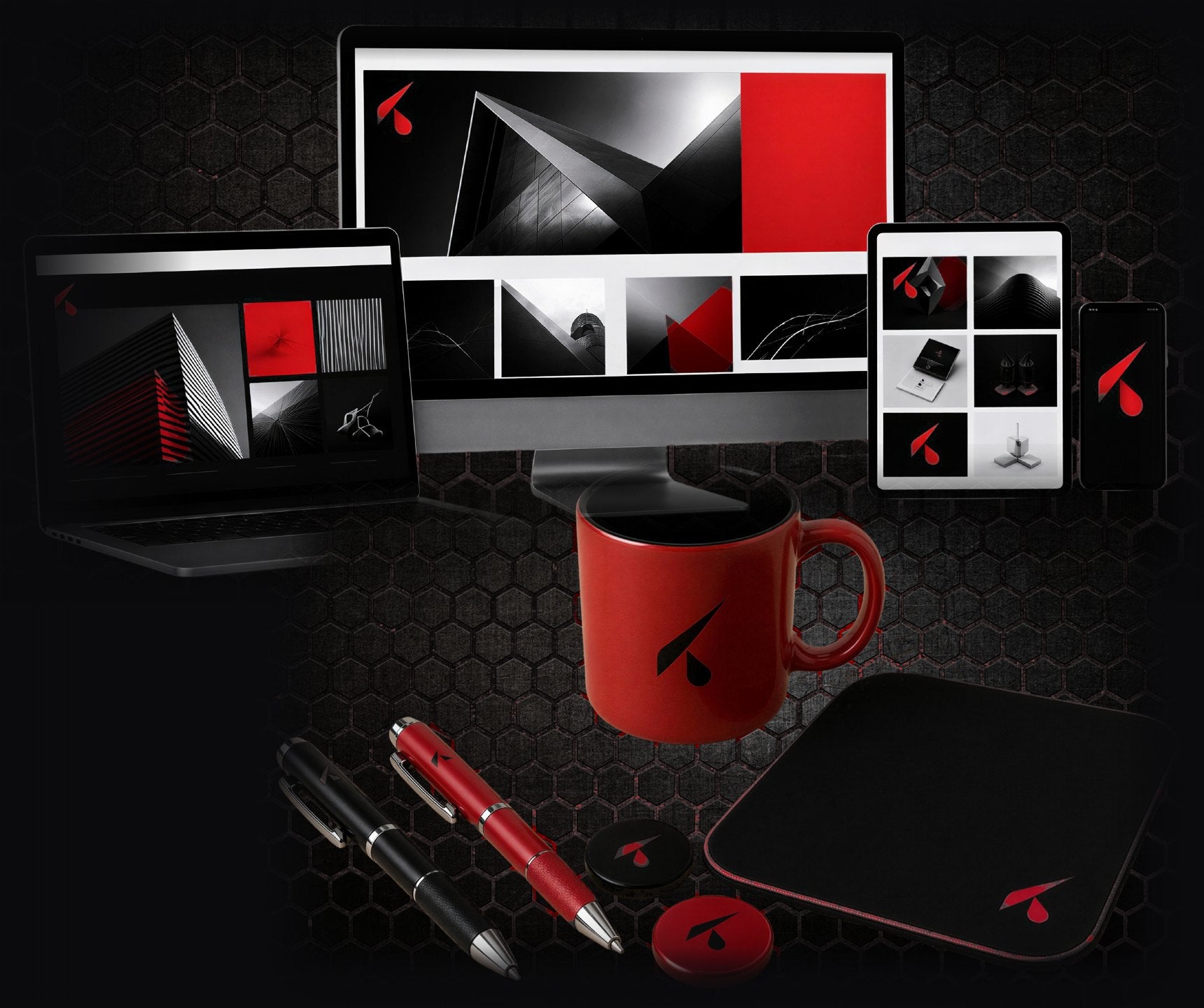 Sito, tazza, penne e gadget con il logo Kartograf