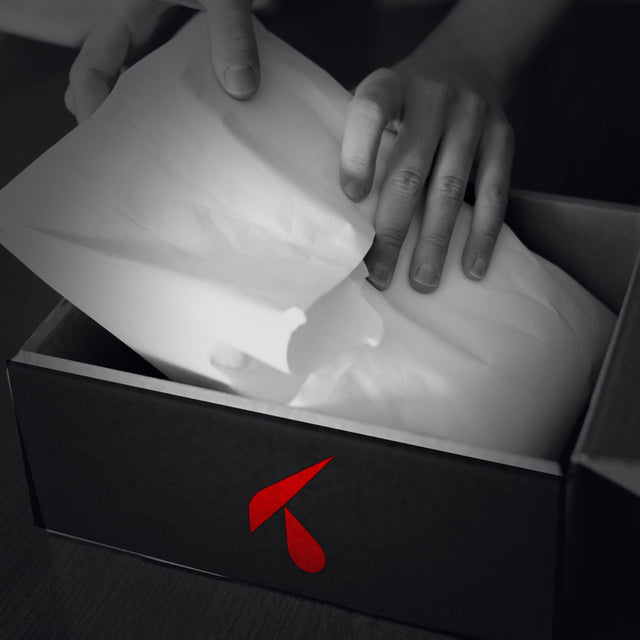 Scatola personalizzata con logo e carta velina