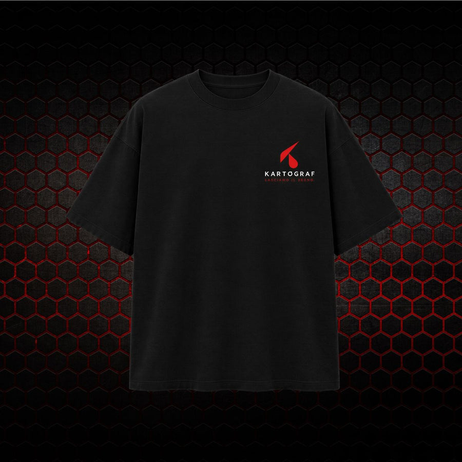 T-shirt nera con logo piccolo sul petto