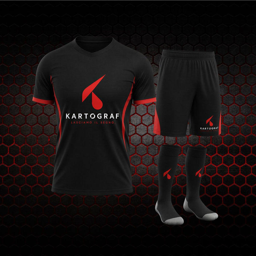 Kit squadra: maglia, pantaloncini e calzettoni con logo