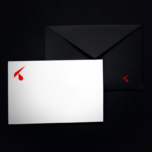 Carta intestata e busta nera con il logo rosso stampato
